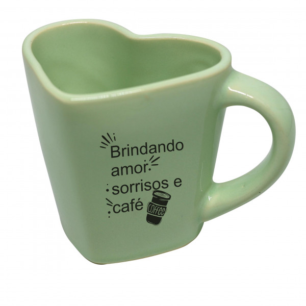 Caneca Juliana Brindando